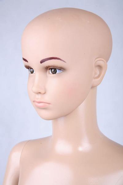 Dětská figurína, manekýna v tělové barvě