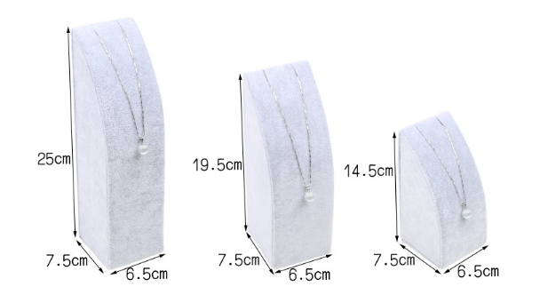 Hranol, stojánek, dekolt na šperky 19,5cm šedý samet