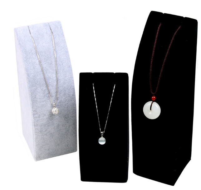 Hranol, stojánek, dekolt na šperky 19,5cm šedý samet