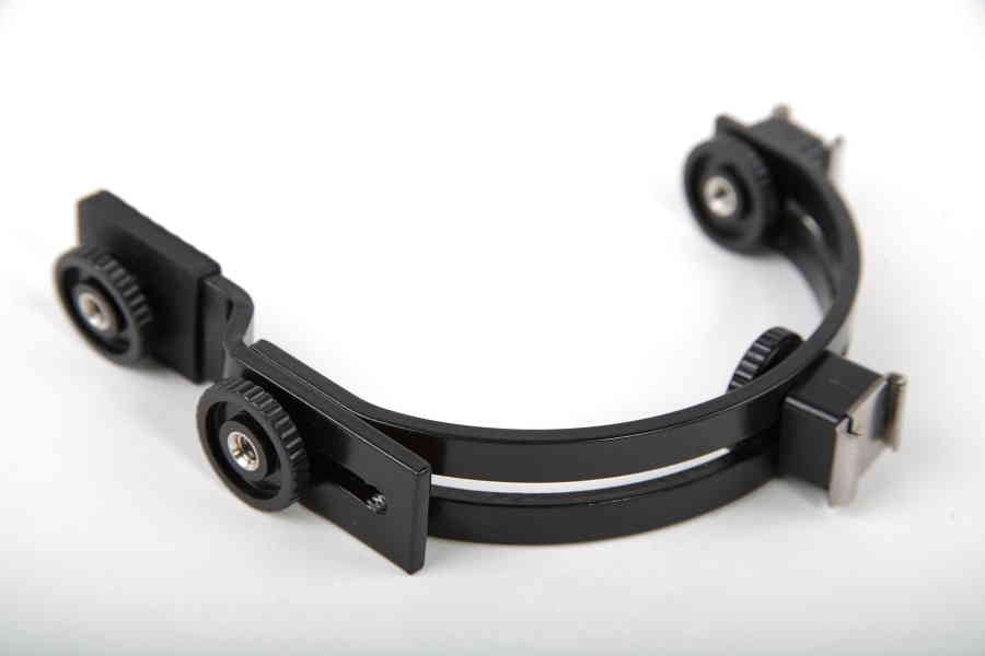 Držák systémového blesku tvar C