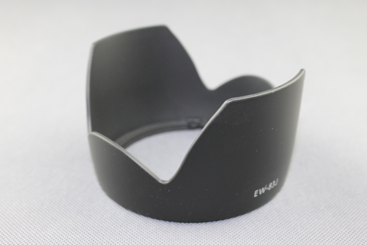 Sluneční clona EW-83J  pro Canon