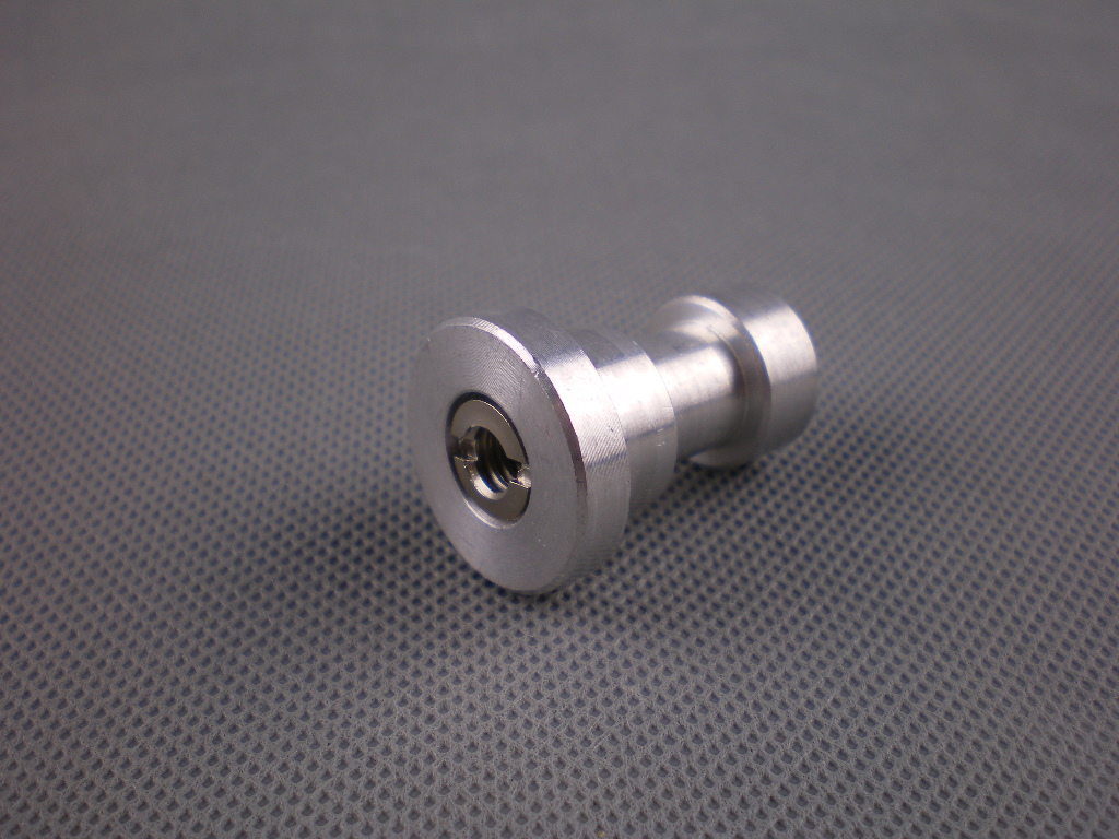 Stativový čep 5/8" se závity 1/4" a 3/8"