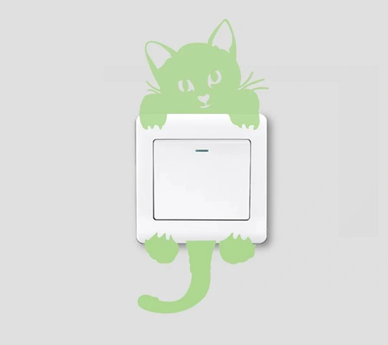 Svítící nástěnná samolepka „Kočička u vypínače“