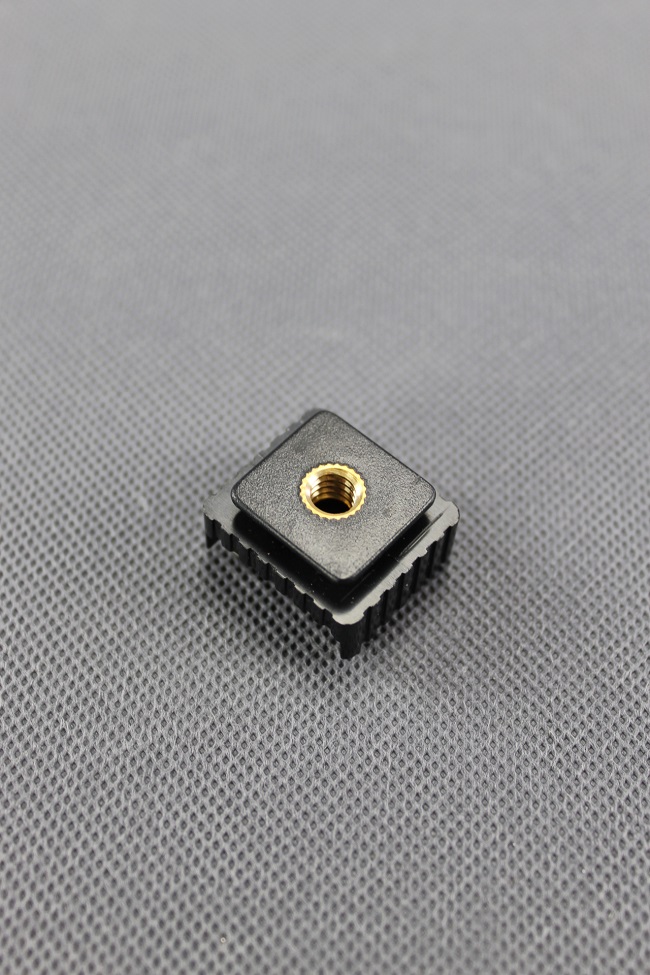 Sáňky, plastový mini držák pro blesk