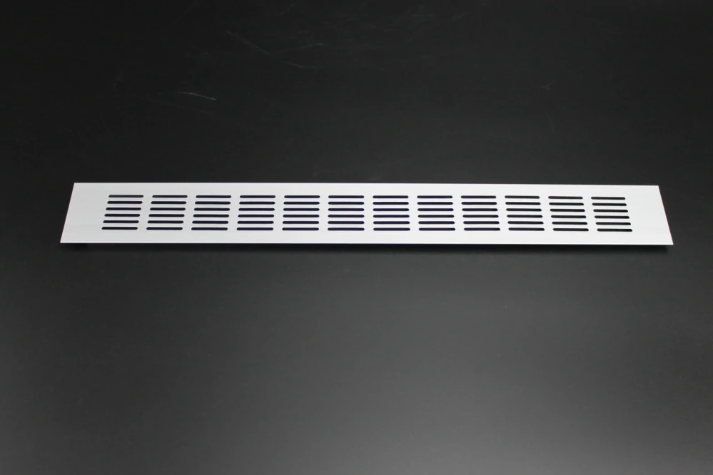 Hliníková větrací mřížka 300 x 60mm 1ks