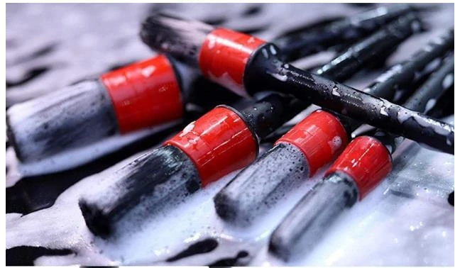 Sada štětců a kartáču na auto detailing 15ks