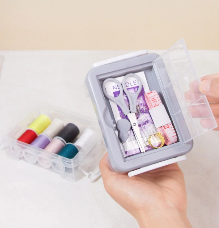 Šicí set v plastovém boxu 3 patrový šedý