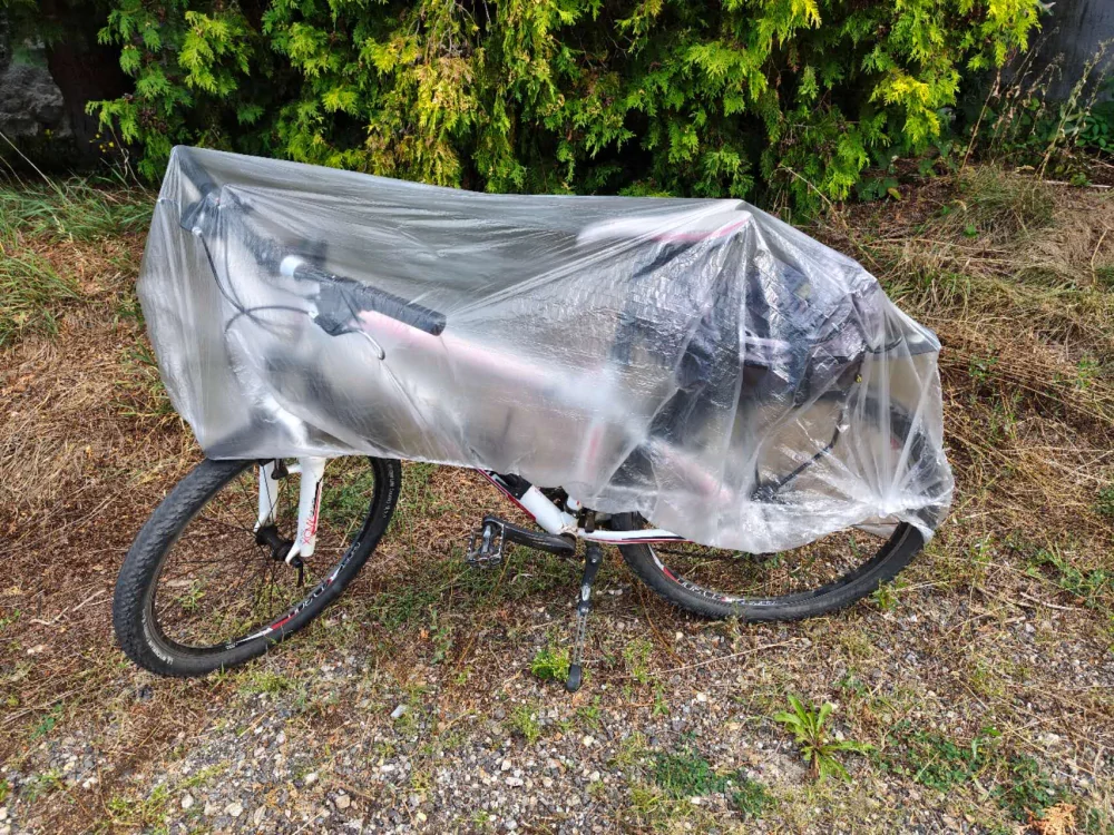 Jednorázový mikroténový obal na jízdní kolo
