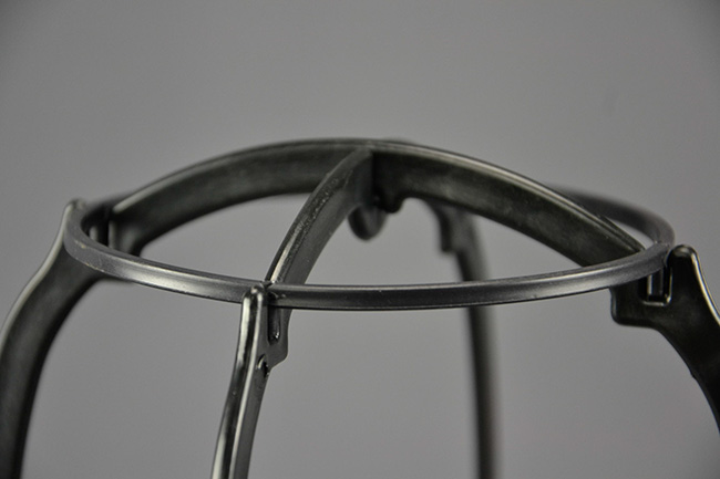 Stojánek na paruku, stojan na paruku černý