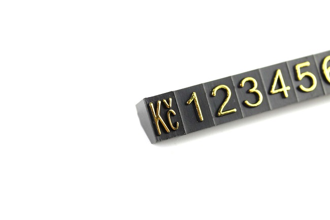 Plastové cenovky zlatý prolis 6x9mm 1x řada Kč