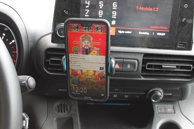 Držák na mobilní telefon univerzální, do ventilace černý
