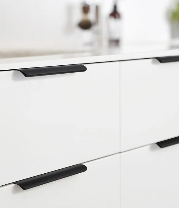 Profilová nábytková úchytka 500mm horní černá