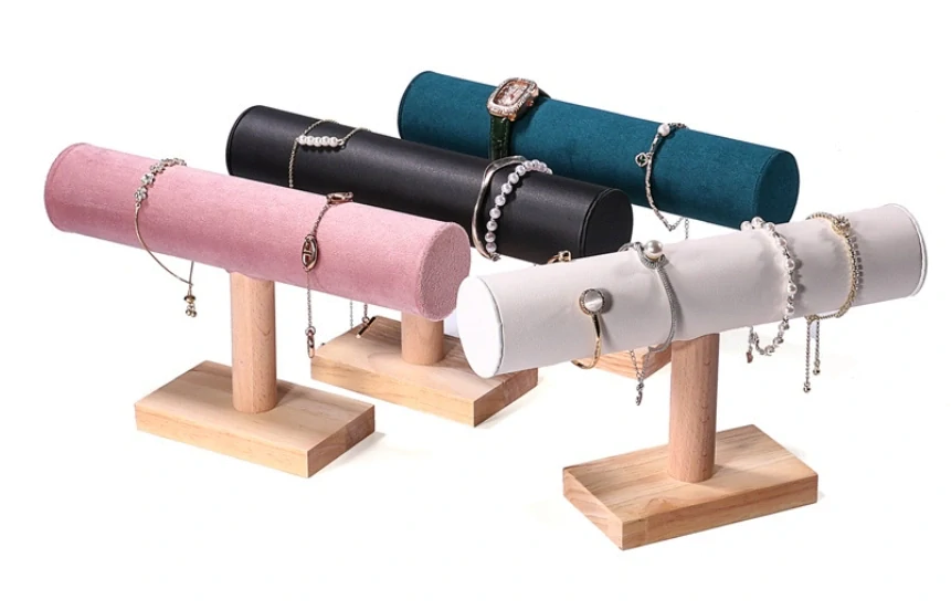 Stojánek, dekolt na náramky, 1x válec bílý