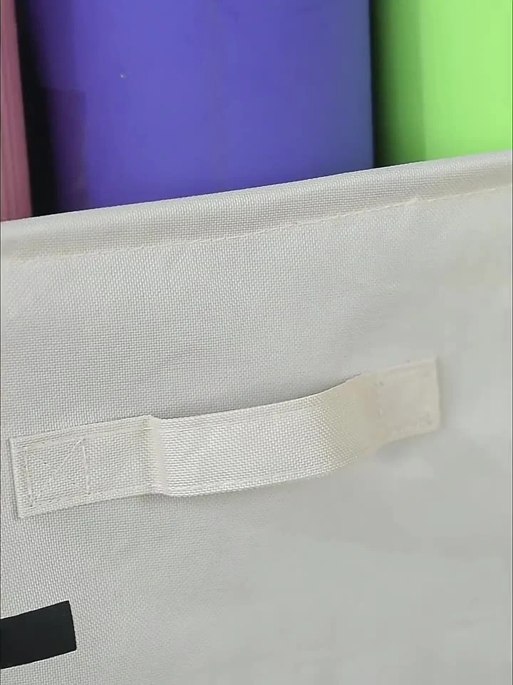 Textilní koš na prádlo šedý na kolečkách 79l