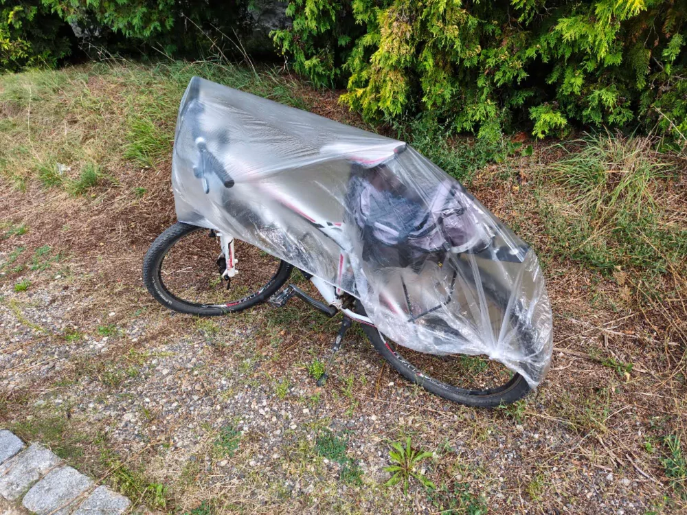 Jednorázový mikroténový obal na jízdní kolo