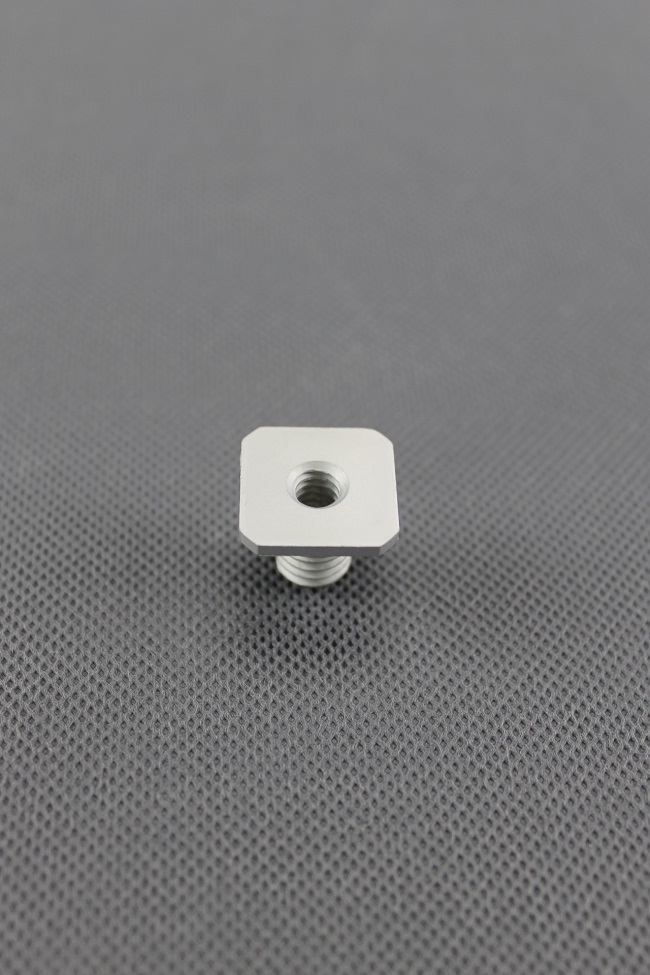 Redukce do sáněk s redukcí 1/4" a 3/8"