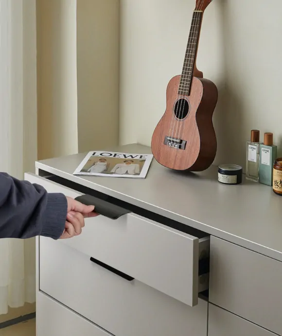 Profilová nábytková úchytka 500mm horní černá