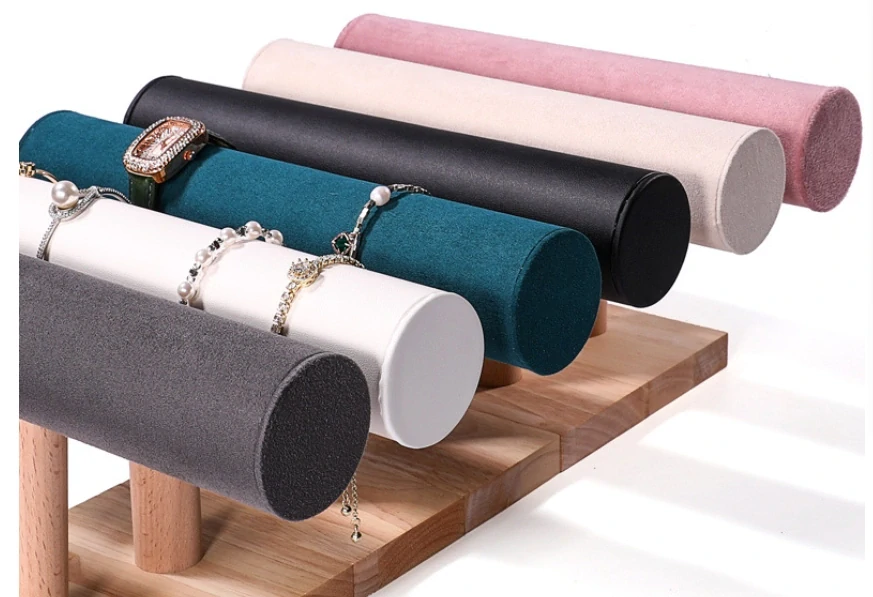 Stojánek, dekolt na náramky, 1x válec bílý