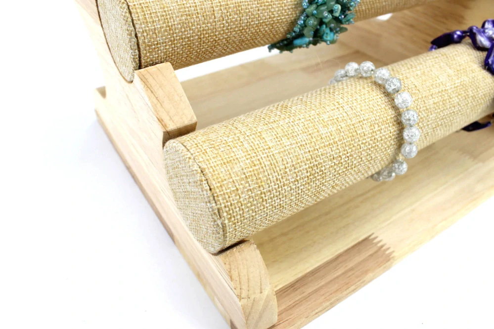 Stojánek, dekolt na náramky 3 patra sisálová textílie