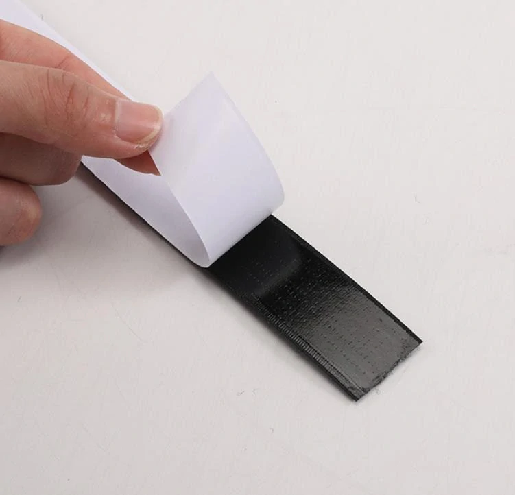 Samolepicí suchý zip (Velcro) – černý, 2× 25 m, šířka 30 mm