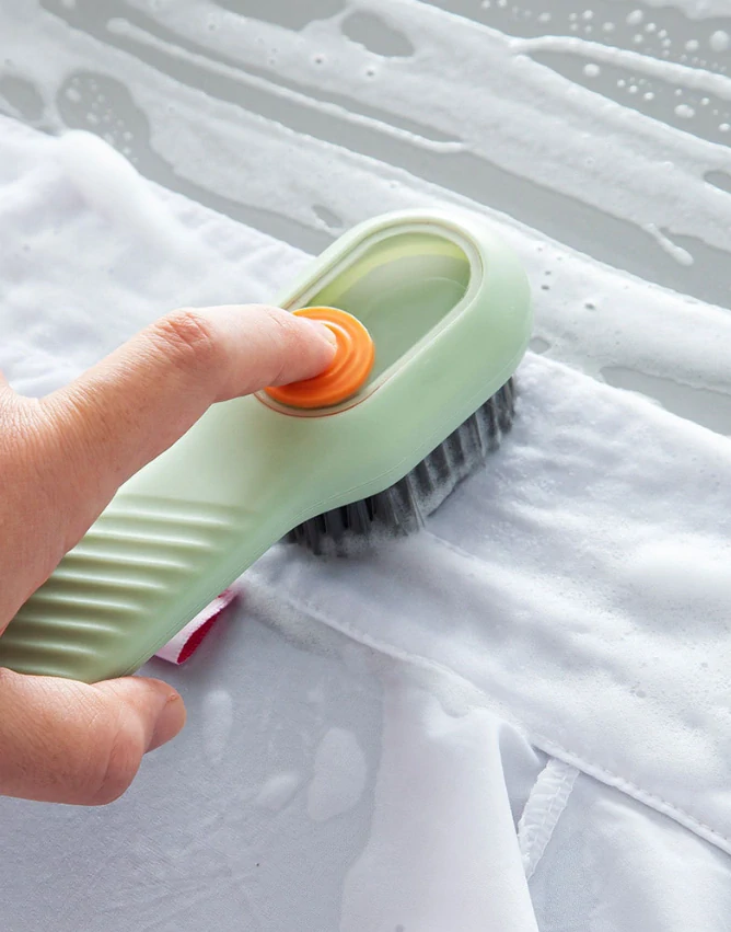 Kartáč na boty s dávkovačem – zelený