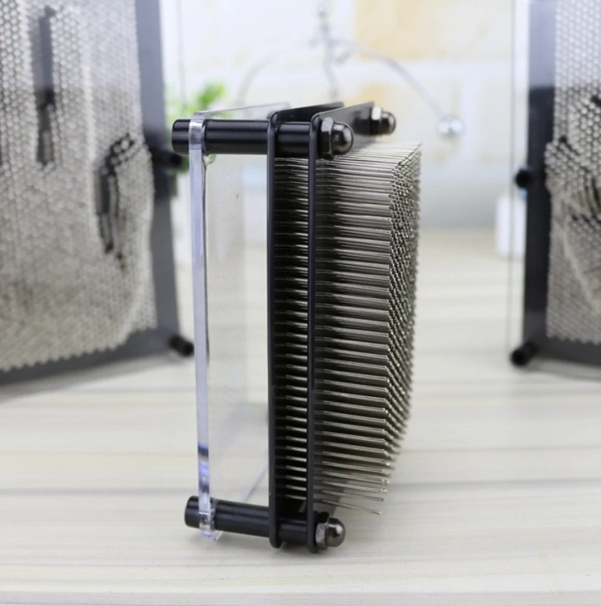 3D Pin Art – plastická otiskovací hračka, střední velikost