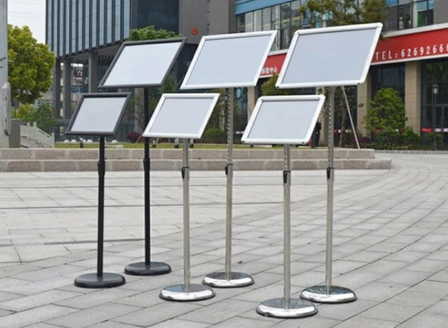 Klaprám A3 25mm s podstavcem černý