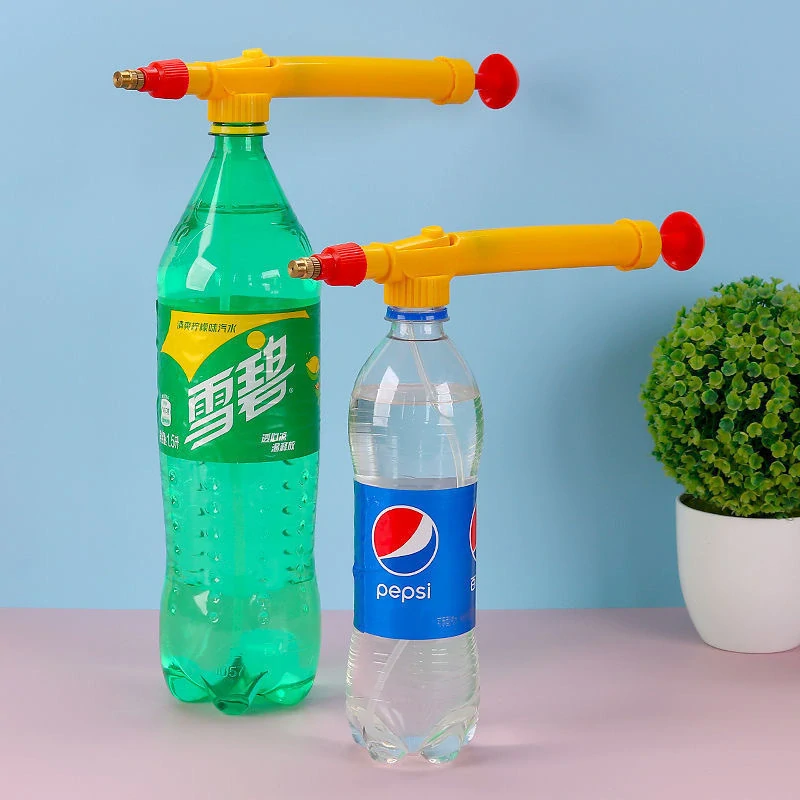 Ruční tlakový postřikovač na PET láhev s nastavitelnou tryskou