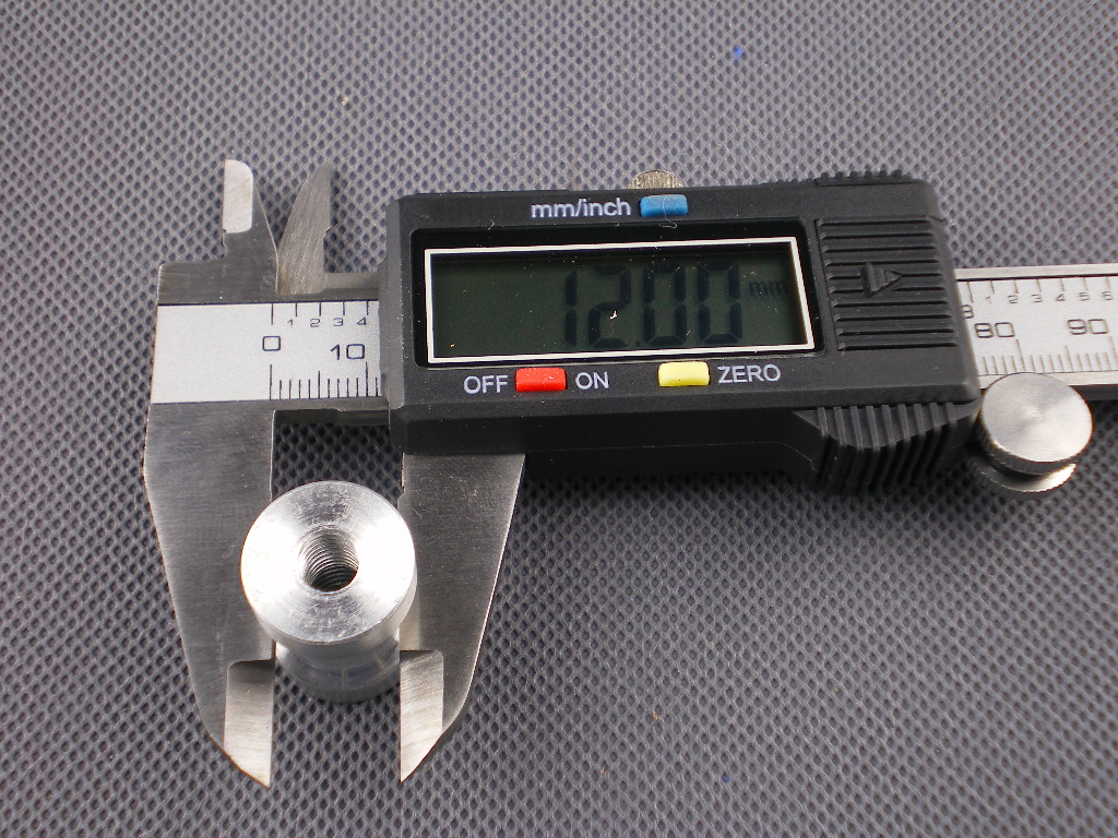 Spigot 2 x stativový čep 5/8" se závity 1/4" a 3/8"