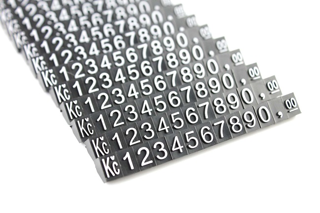 Plastové cenovky bílý prolis 6x9mm 1x řada Kč