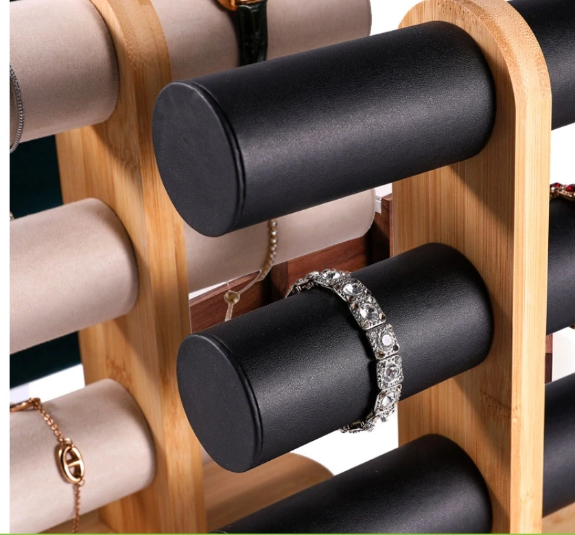 Stojánek, dekolt na náramky 3 řady bílý