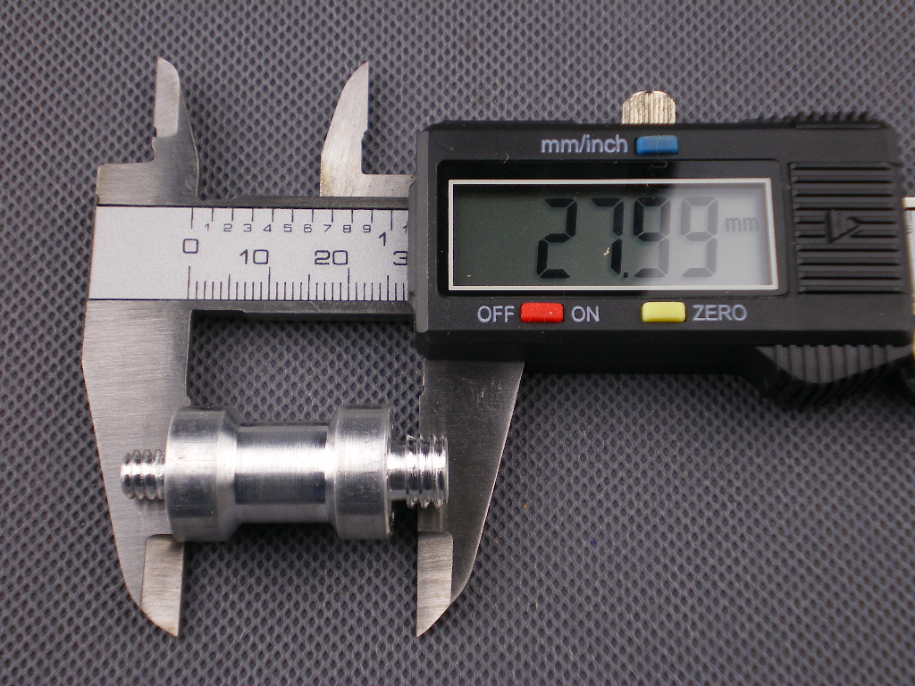 Spigot 2 x stativový čep 5/8" se závity 1/4" a 3/8"