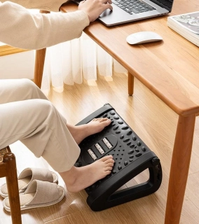 Podnožka pod stůl křesla s masážní funkcí, ergonomická podnožka