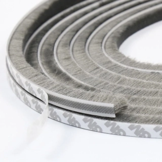 Kartáčové těsnění samolepící 5m x 9 x 23 mm šedé
