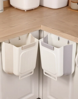 Skládací odpadkový koš na kuchyňská dvířka – 6 l (šedá varianta)